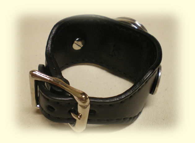 Eighteen Leather Online オーダーメイド製品/腕時計/コードバンを使用したコンチョ付き腕時計